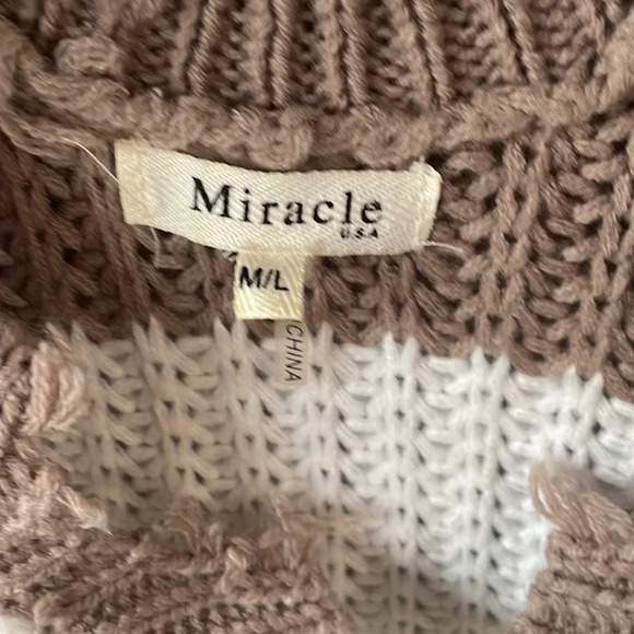 Miracle size M/L oversized sweater with fringe, fall colors - Picture 3 of 3